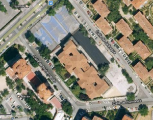 Vista aérea cuando aún no estaba construido el pabellón, en la esquina entre las calles de Humanes y Jadraque.